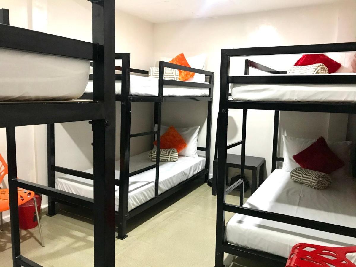 Halfway House Hostel Mactan Cebu Airport Lapu-Lapu City Exterior foto