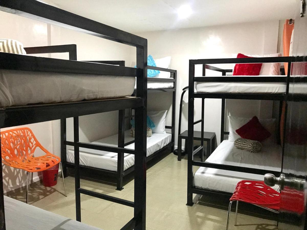 Halfway House Hostel Mactan Cebu Airport Lapu-Lapu City Exterior foto