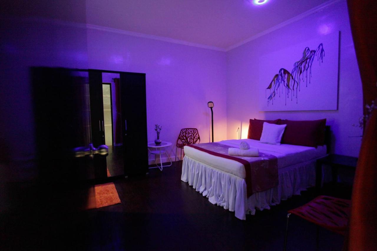 Halfway House Hostel Mactan Cebu Airport Lapu-Lapu City Exterior foto