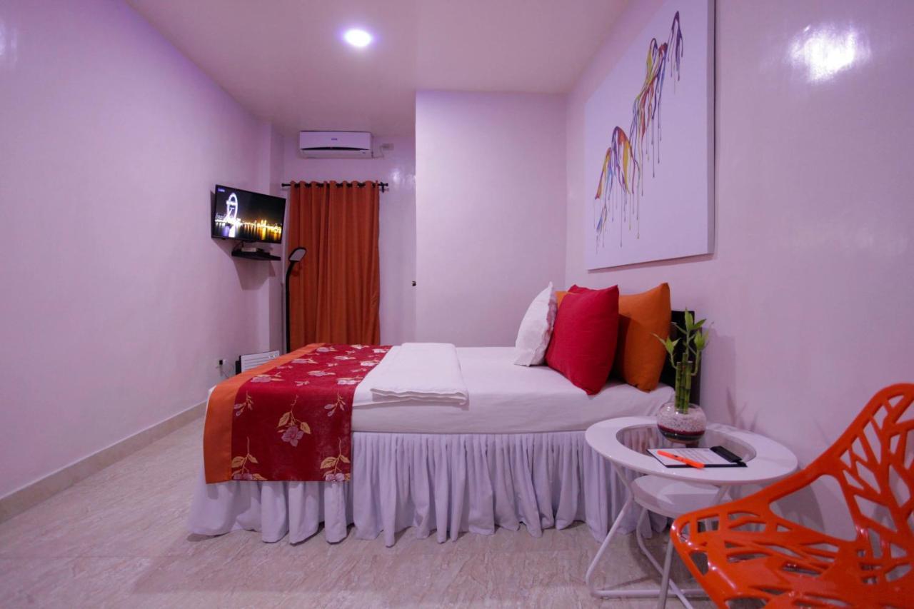 Halfway House Hostel Mactan Cebu Airport Lapu-Lapu City Exterior foto