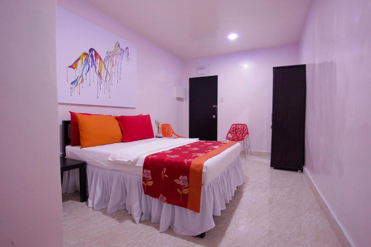 Halfway House Hostel Mactan Cebu Airport Lapu-Lapu City Exterior foto