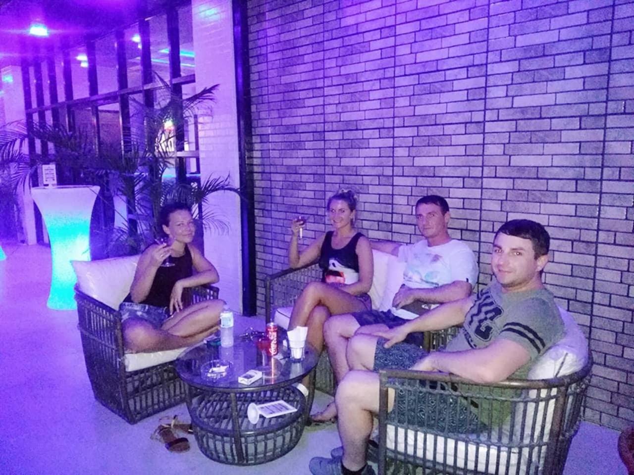 Halfway House Hostel Mactan Cebu Airport Lapu-Lapu City Exterior foto